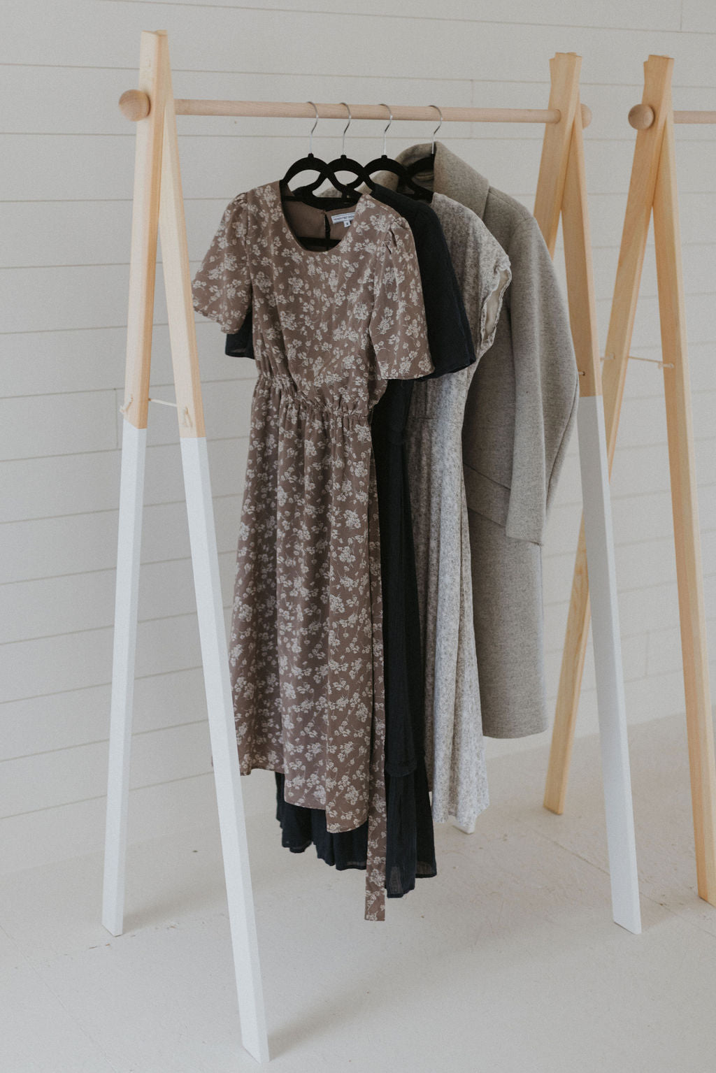 Mini Wooden Clothing Rack for Dress Up Clothes Mini Wooden Clothing Rack for Dress Up Clothes