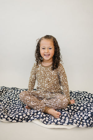 Navy Daisy Bamboo Fleece Quilt