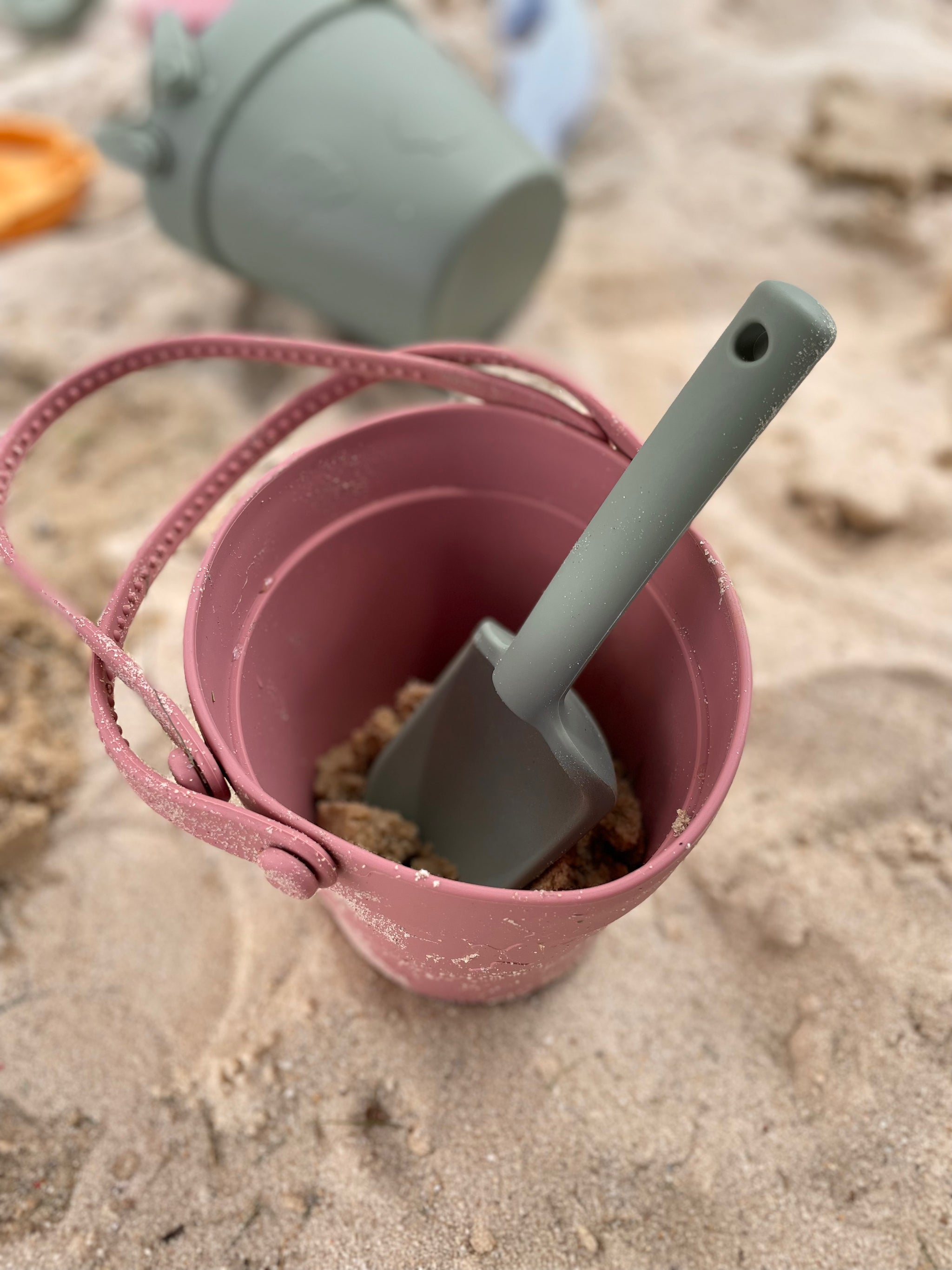 Silicone Sand bucket with toys and shovel ShopMyLittleSongbird